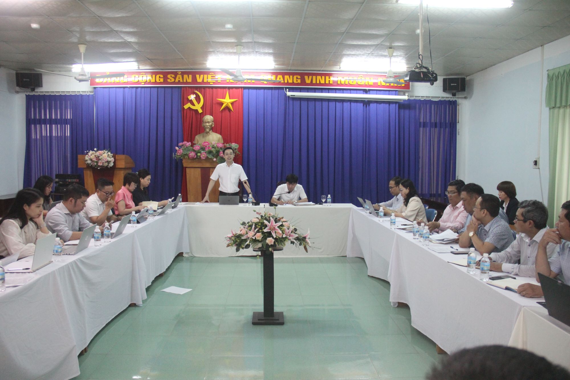 Khánh Hòa vận hành chính quyền hai cấp, tạo đột phá trong KHCN,ĐMST&CĐS - Ảnh 1.