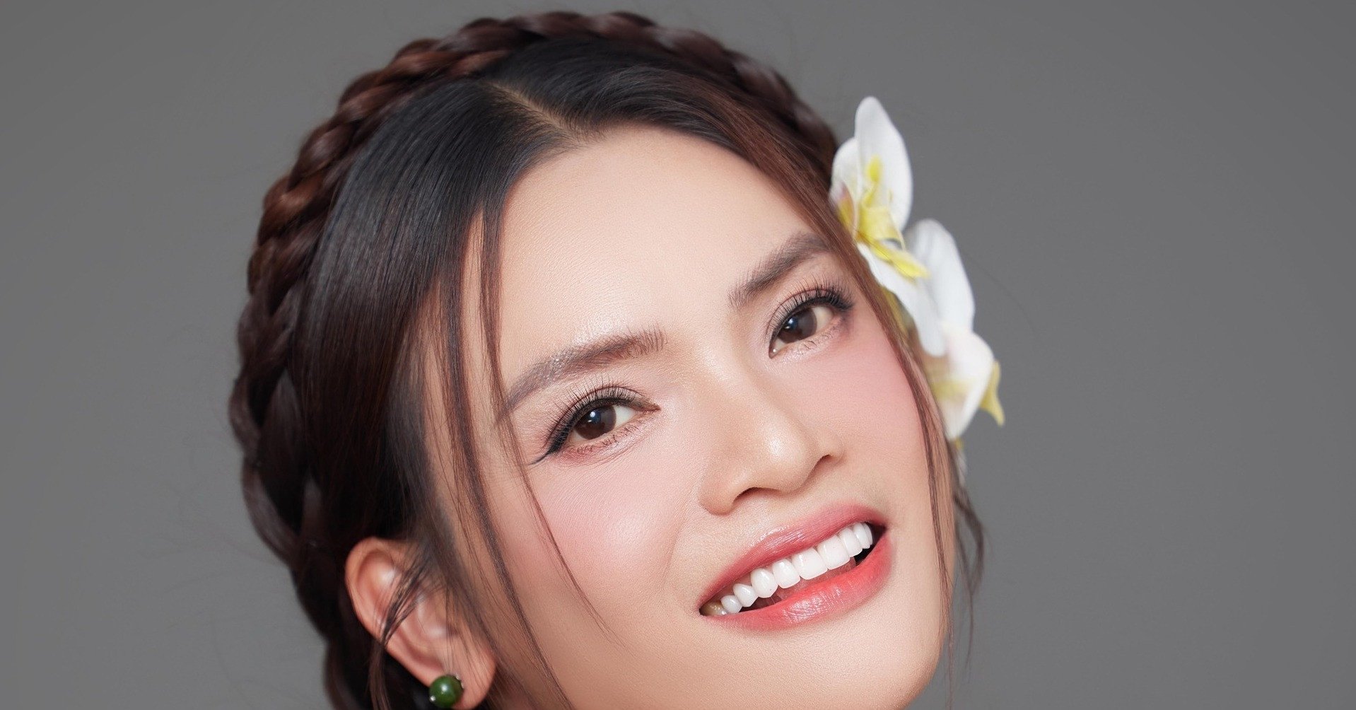People's Artist Pham Phuong Thao and Do To Hoa sing in the special program 'Independent Star'