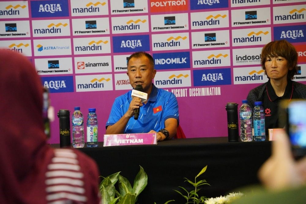 ក្រុម​នារី U16 វៀតណាម​ត្រៀម​ខ្លួន​សម្រាប់​ការ​ប្រកួត U16 អាស៊ីអាគ្នេយ៍​ឆ្នាំ ២០២៥ - រូបថត ១