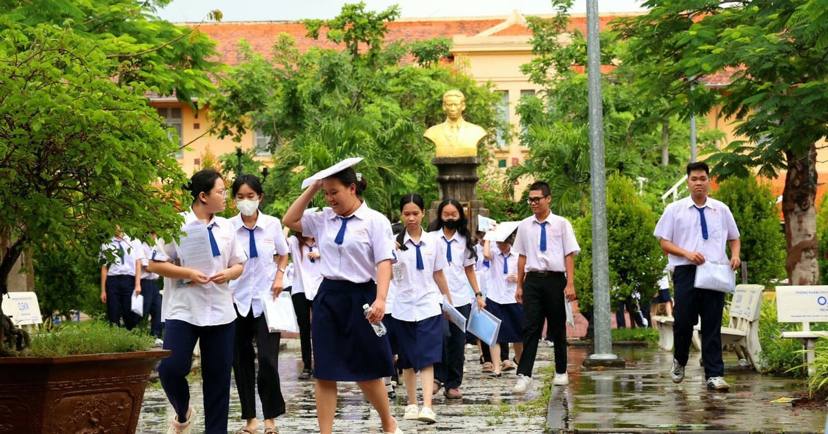 Học sinh Cần Thơ tựu trường ngày nào?