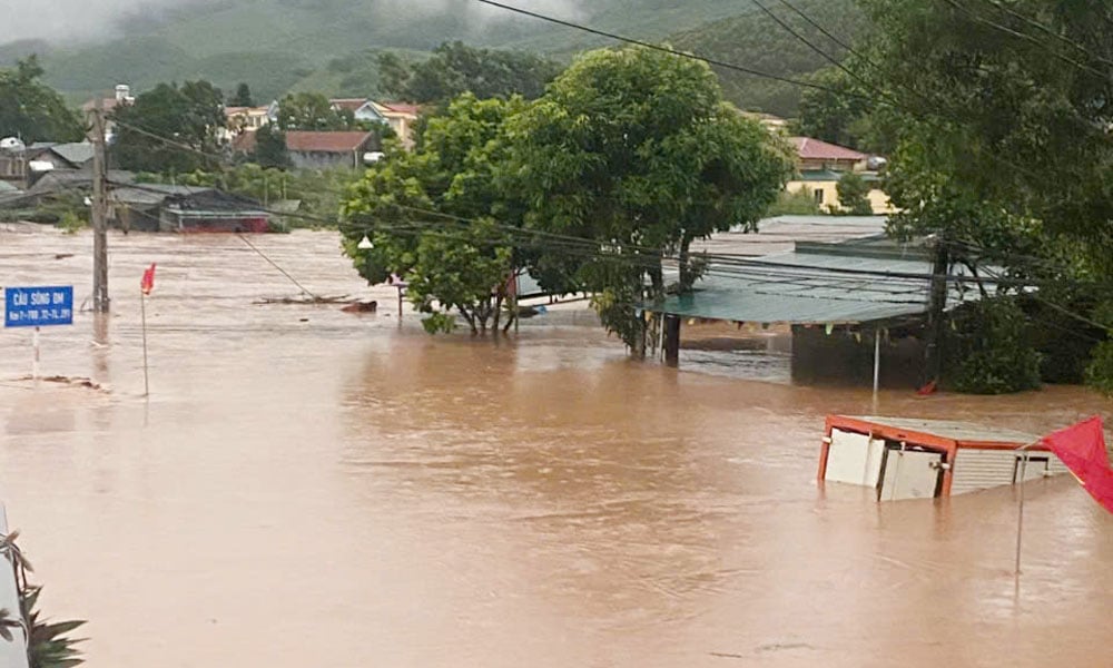 Many areas were isolated and eroded due to heavy floods.