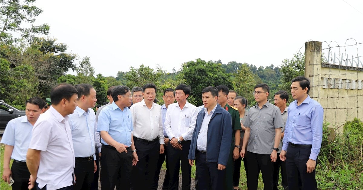 Lãnh đạo tỉnh Lâm Đồng khảo sát khu vực xây trường học liên cấp