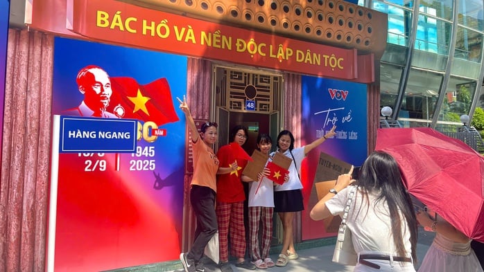 Người dân "xuyên không" cảm nhận không khí ngày Quốc khánh 2-9-1945- Ảnh 5.