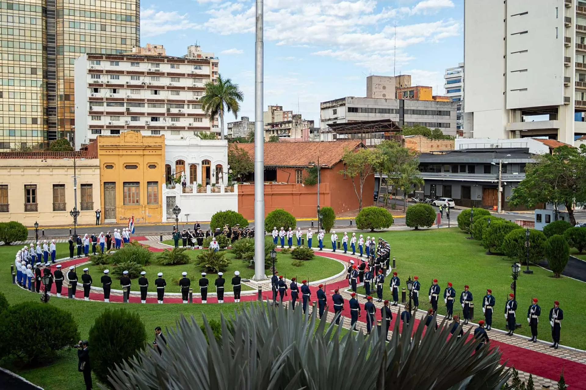 Đại sứ Ngô Minh Nguyệt trình Thư ủy nhiệm lên Tổng thống Paraguay