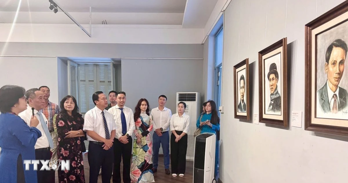 80 năm Quốc khánh: Tưởng nhớ Bác Hồ kính yêu qua tác phẩm hội họa