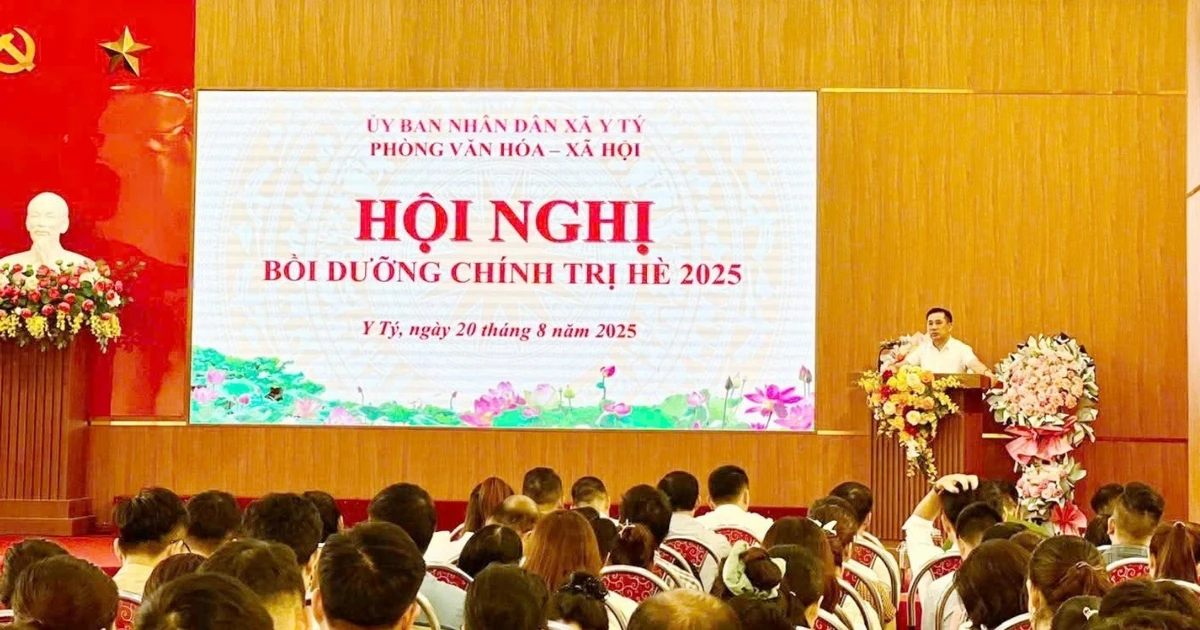 Xã Y Tý: Bồi dưỡng chính trị hè cho hơn 200 cán bộ quản lý và giáo viên