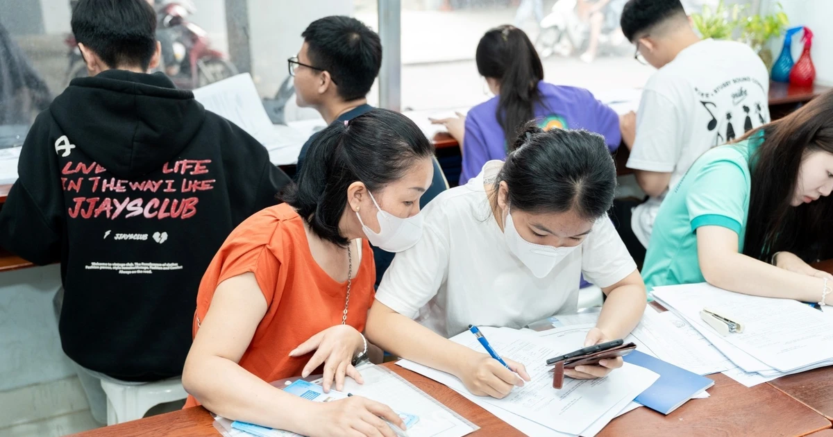 ความผันผวนของคะแนนมาตรฐานปี 2568 ของมหาวิทยาลัยอุตสาหกรรมและการค้านครโฮจิมินห์