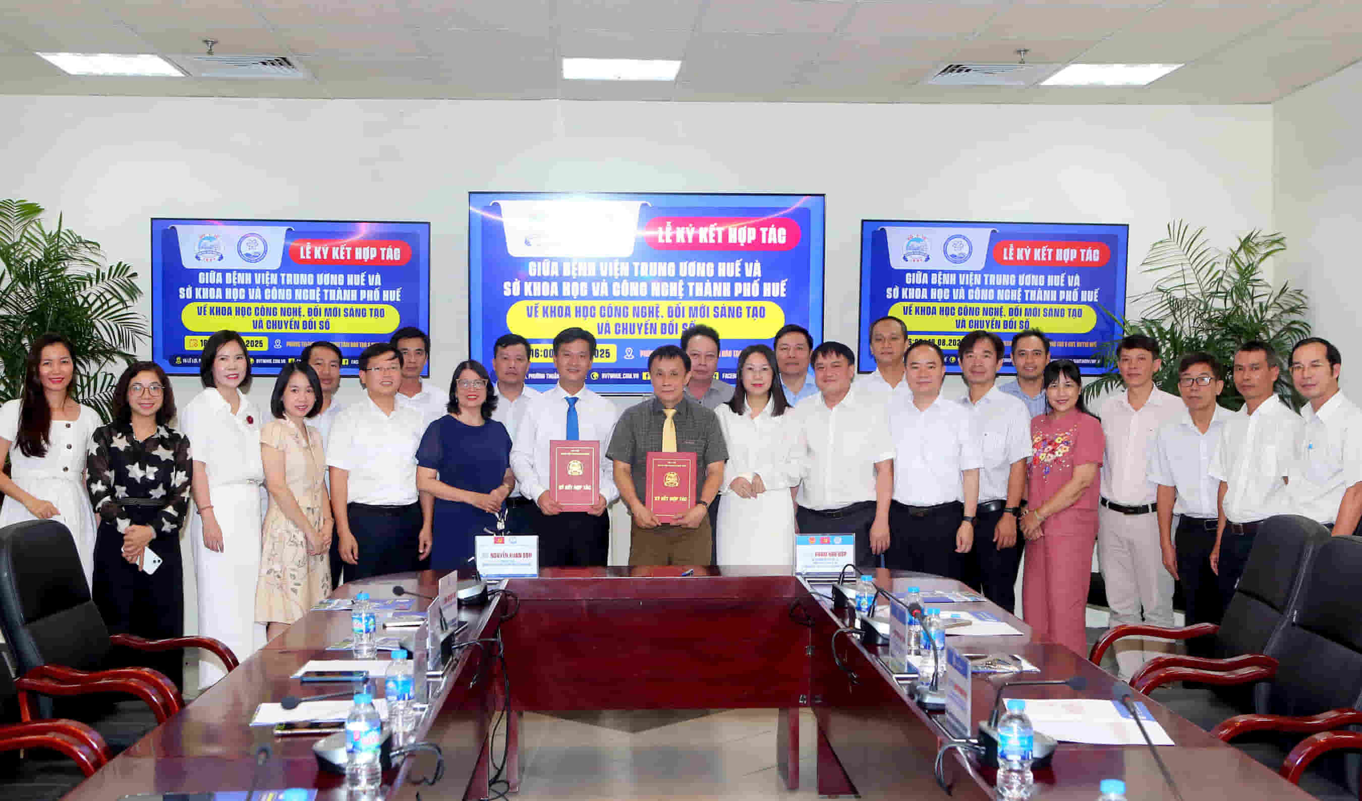 Hue Central Hospital promotes digital transformation and scientific research