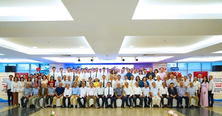 Bộ KH&CN gặp mặt cán bộ hưu trí khu vực miền Trung - Tây Nguyên: Từ truyền thống vẻ vang đến sứ mệnh mới - Ảnh 1.