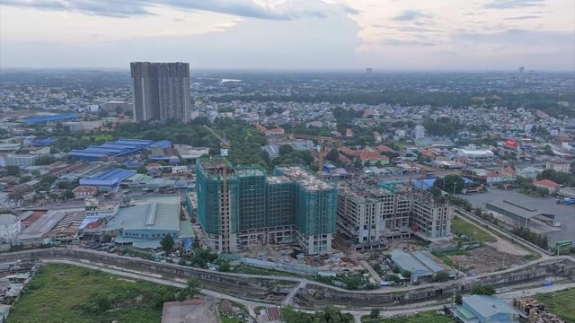 Sáp nhập tạo sóng, đất ven hóa vàng - Ảnh 2.