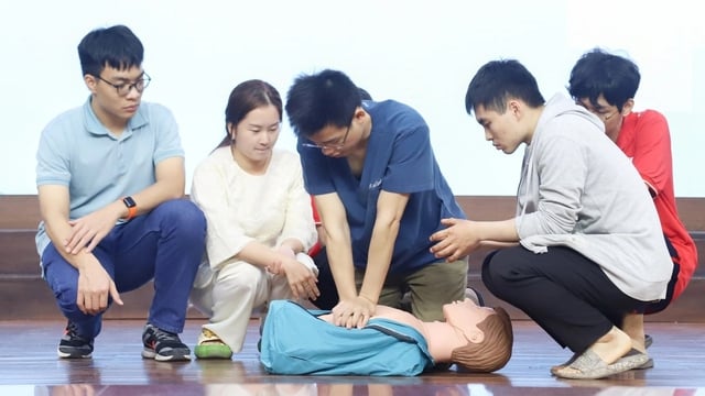 Điểm chuẩn ngành y khoa Trường ĐH Y Hà Nội là 28,13 điểm- Ảnh 1.