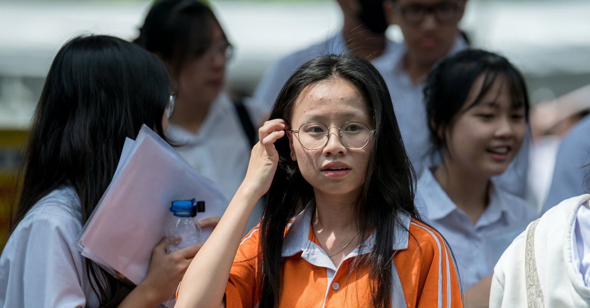 Hanoi Law University's benchmark score: Economic law is the highest, 25.55 points