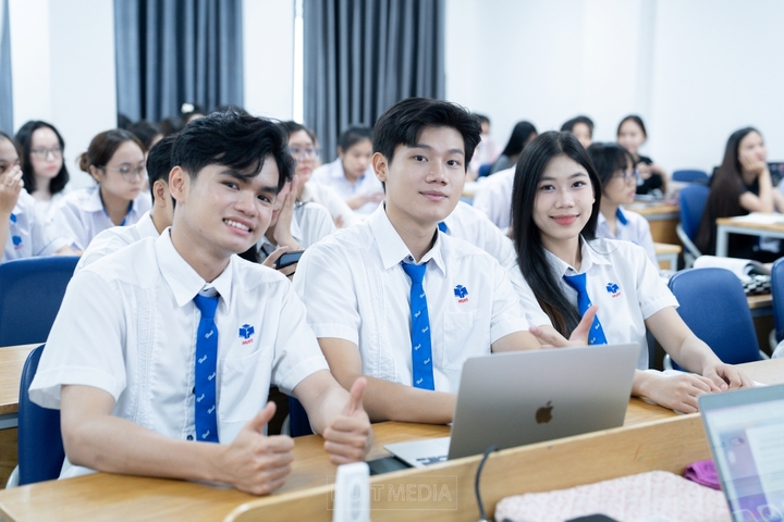 มหาวิทยาลัยอุตสาหกรรมและการค้านครโฮจิมินห์มีคะแนนมาตรฐานคงที่เมื่อเทียบกับปีก่อนๆ