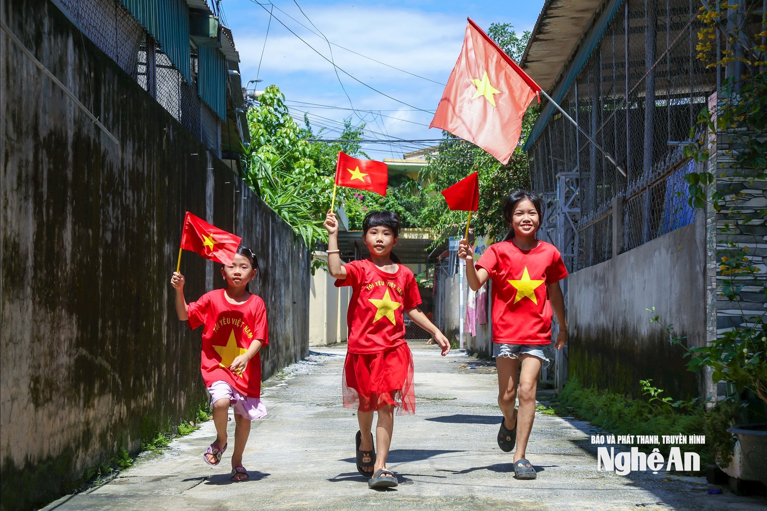 Photos d'enfants dans les zones inondées (6)