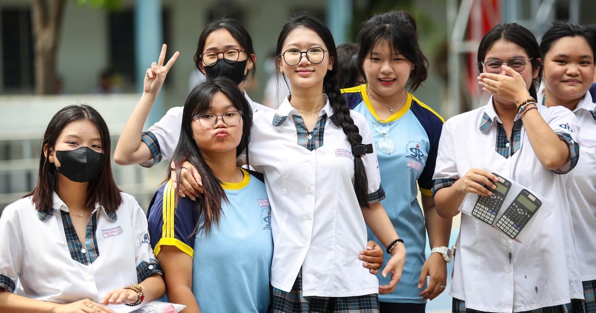 Hàng loạt ngành có điểm chuẩn 15