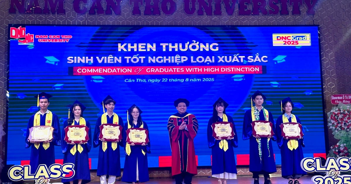 និស្សិត 2,500 នាក់ទៀតនៃសាកលវិទ្យាល័យ Nam Can Tho ទទួលបានវិញ្ញាបនបត្របញ្ចប់ការសិក្សា