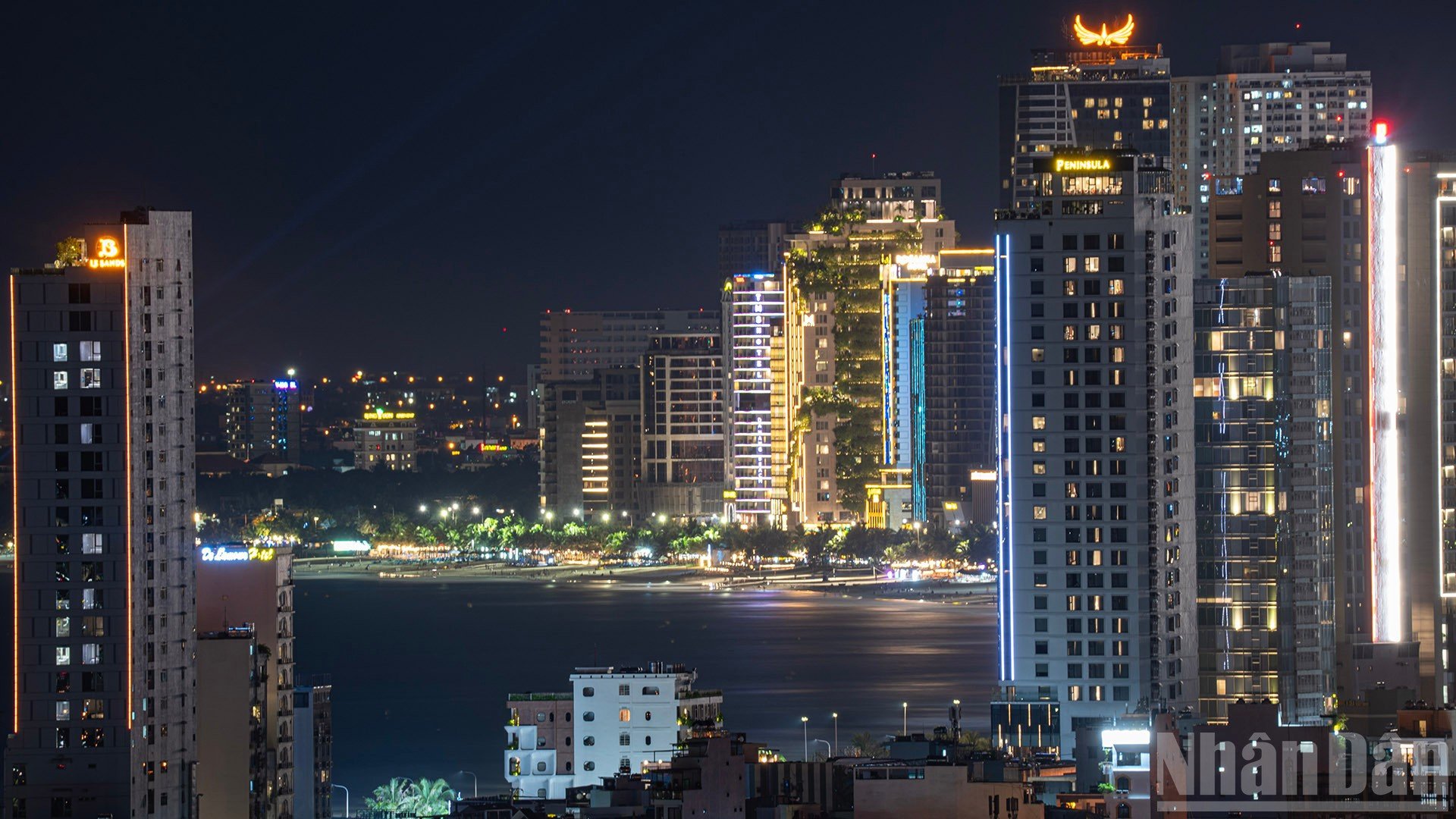 ndo_br_bai-bien-my-khe-da-nang-ruc-ro.jpg