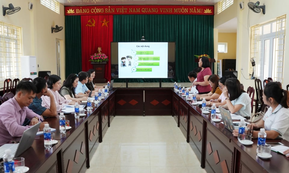 Ủy ban công tác về các tổ chức phi Chính phủ làm việc với UBND xã Hạnh Phúc - Báo Cao Bằng điện tử
