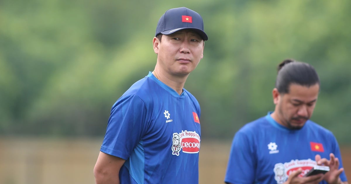 HLV Kim Sang-sik tạm chia tay đội tuyển Việt Nam: Dồn sức cho mục tiêu lớn