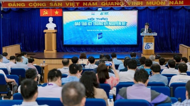 University of Information Technology organizes a conference.