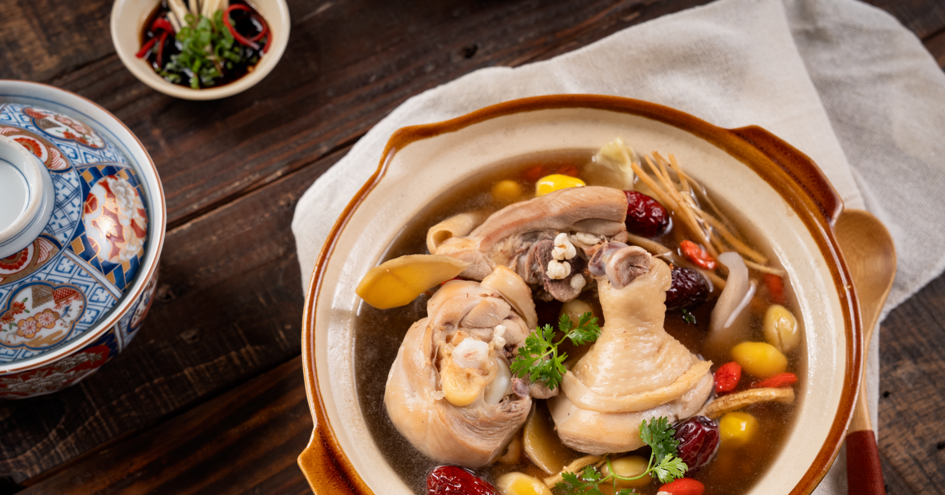 ស៊ុបមាន់អាមេរិកចំហុយជាមួយឱសថចិនមានជីវជាតិសម្រាប់រដូវចូលរៀន