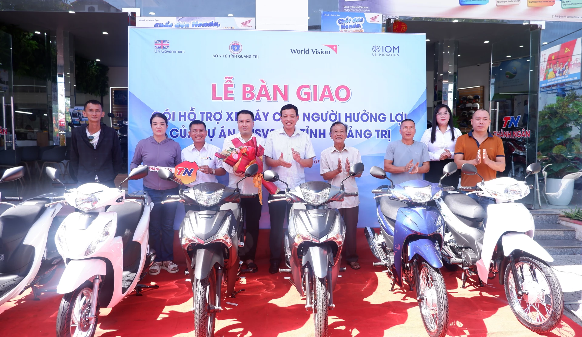 Trao gói hỗ trợ sinh kế cho người di cư trong tình trạng dễ bị tổn thương