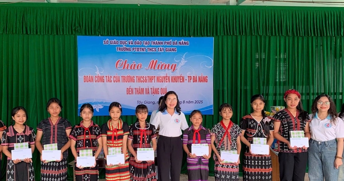 "Ngày yêu thương" với thầy trò vùng cao
