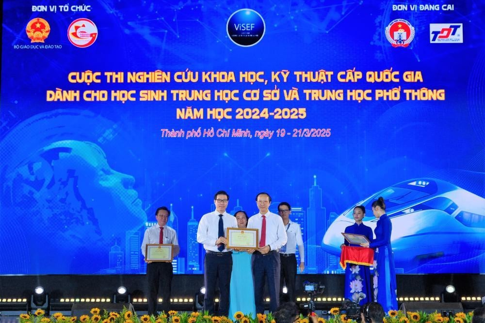 សាកលវិទ្យាល័យ Ton Duc Thang05.jpg