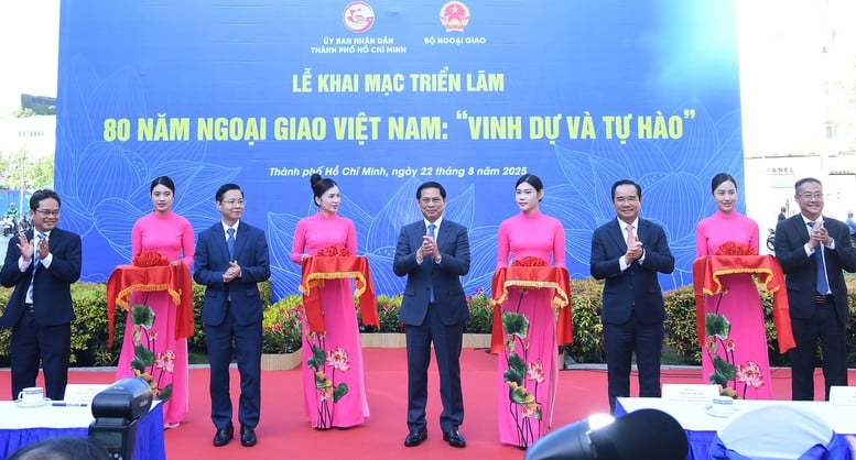 Khai mạc Triển lãm '80 năm Ngoại giao Việt Nam: Vinh dự và tự hào'