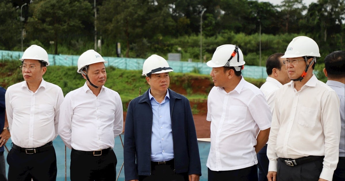 Los líderes provinciales inspeccionan algunos proyectos clave en el oeste de Lam Dong