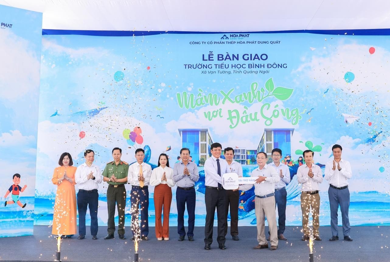 Board of Education and Training on the Use of Binh Dong Primary School.jpg