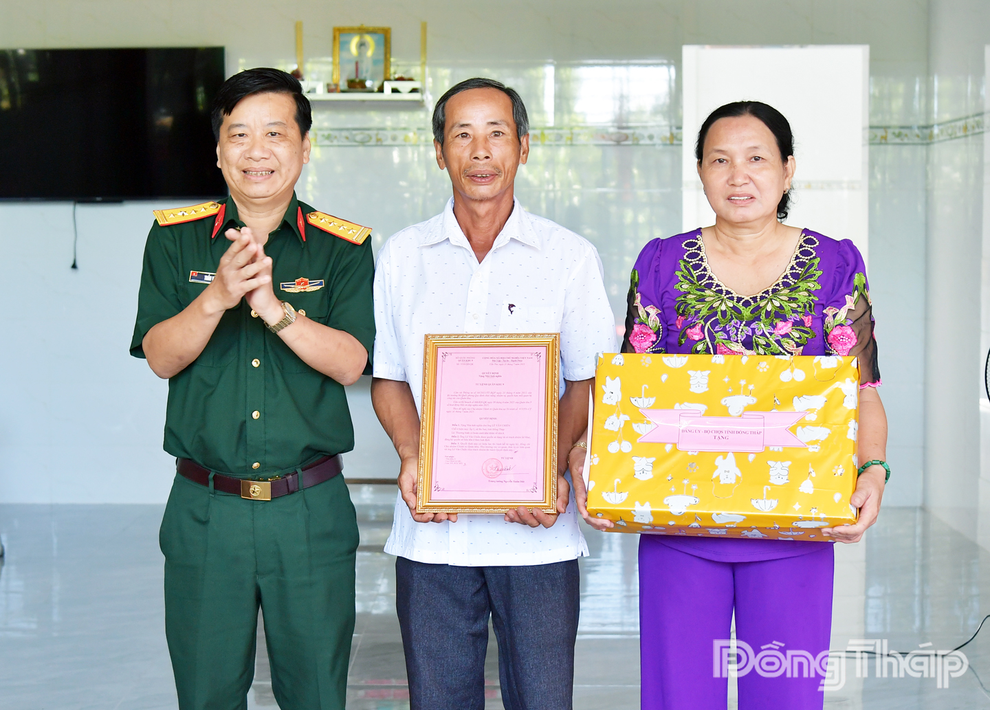 Dong Thap: Handing over 7 houses to poor households