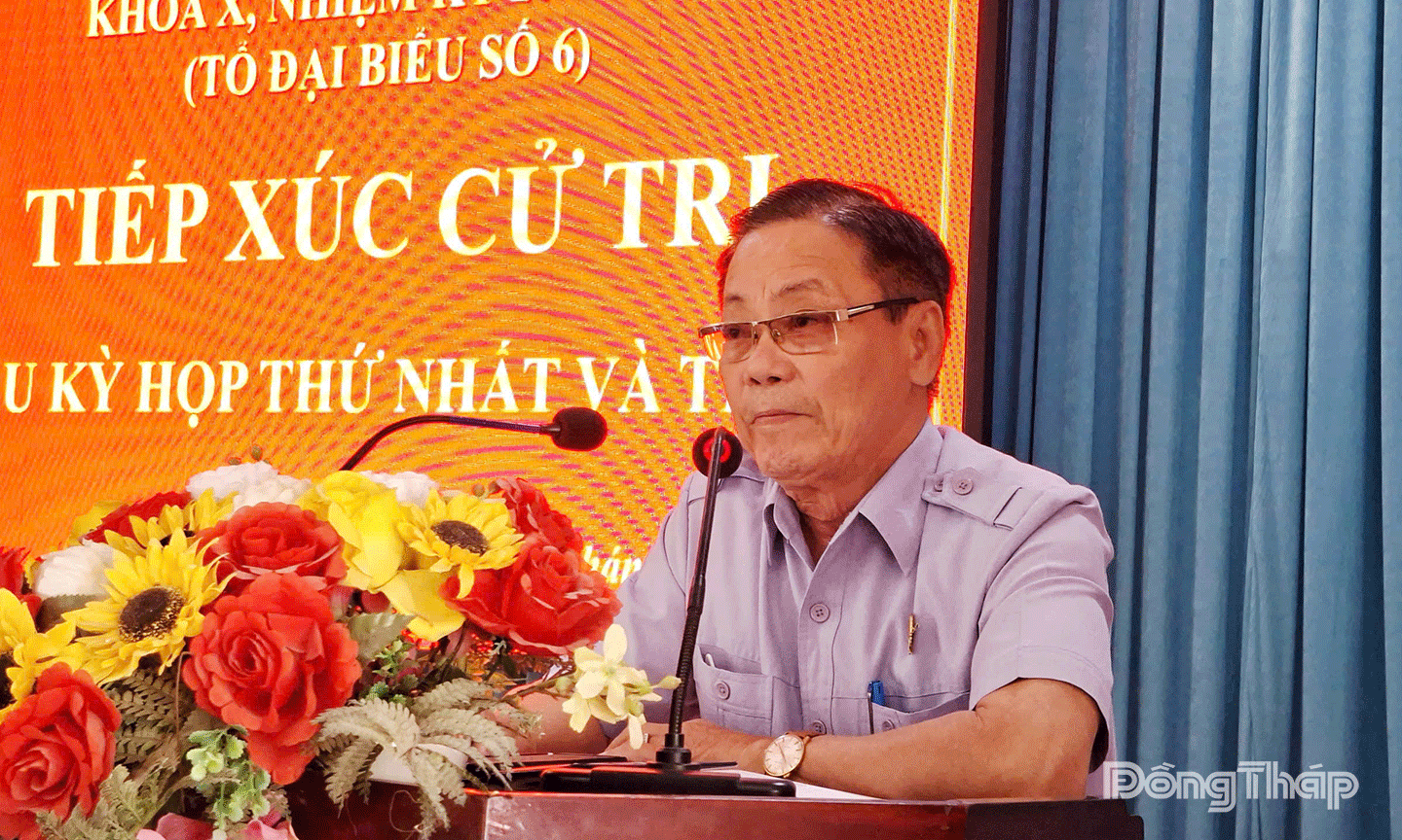 សមមិត្ត Phan Hung Manh ថ្លែងក្នុងកិច្ចប្រជុំ។