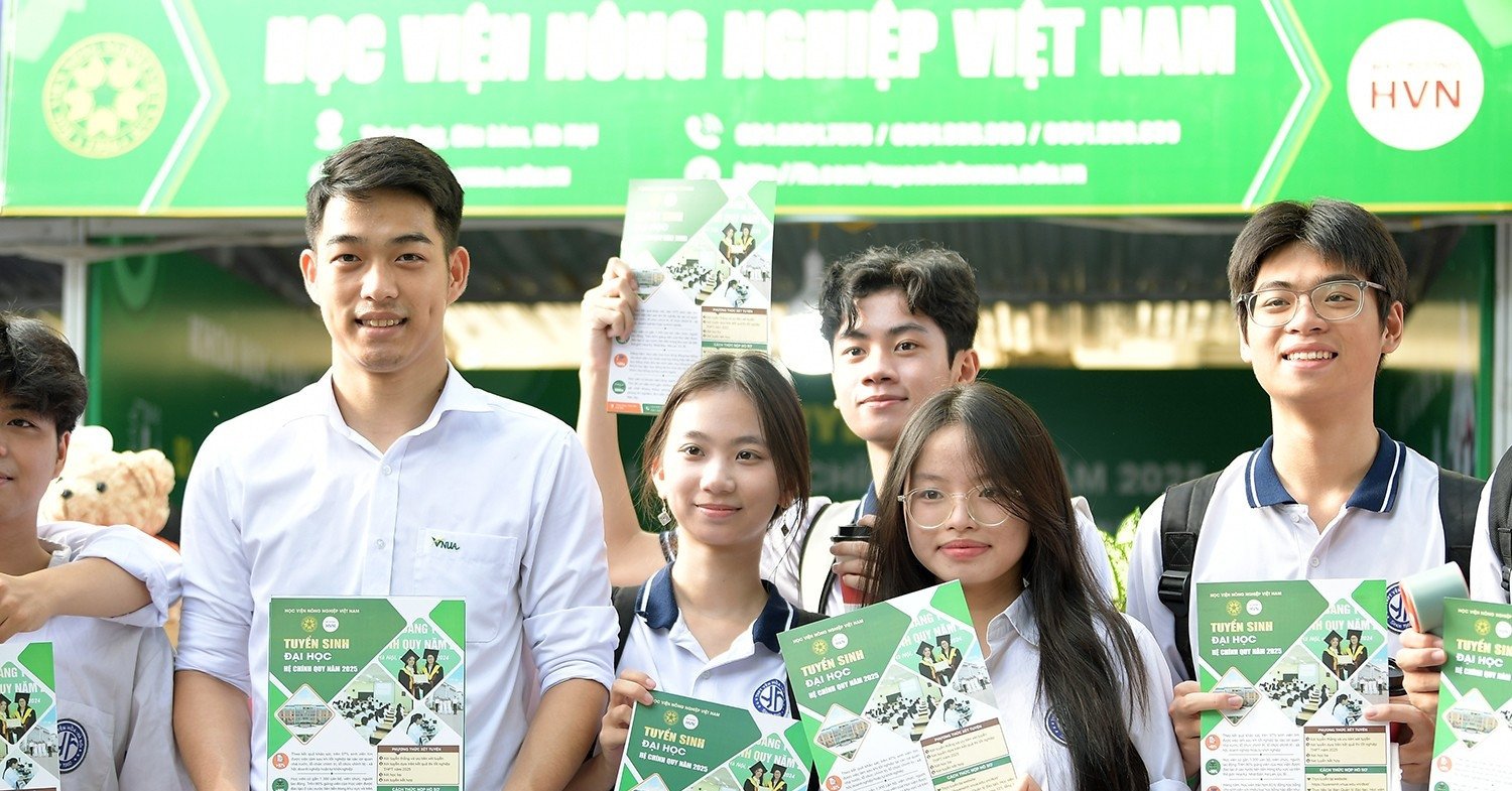 Score de référence de l'Académie agricole du Vietnam en 2025, le plus élevé étant de 24,1