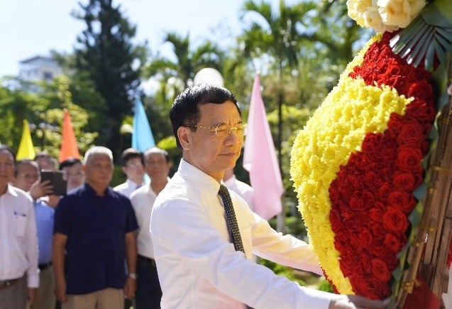 Bộ Khoa học và Công nghệ tưởng niệm liệt sĩ giao bưu - Ảnh 1.
