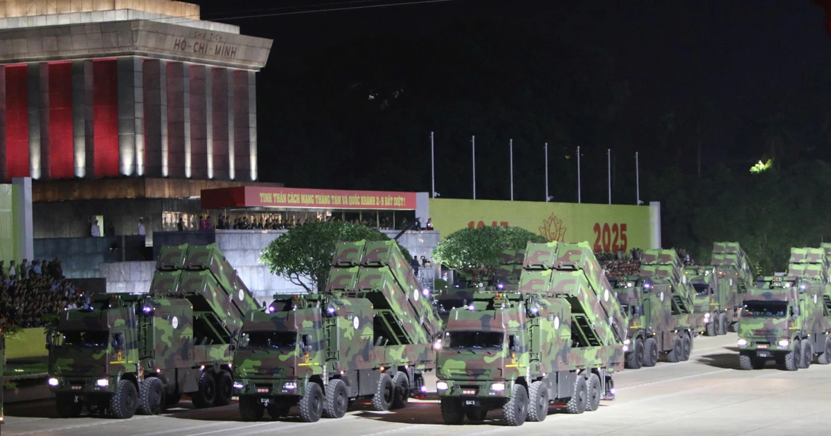 Dàn khí tài "khủng" lại diễu hành trên Quảng trường Ba Đình sau 40 năm