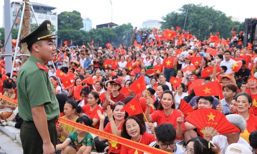 Photo series: The atmosphere before the parade and marching practice at Ba Dinh Square