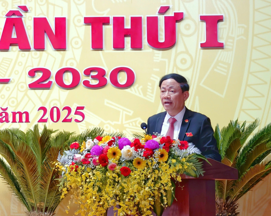 Đồng chí Phạm Anh Tuấn-Phó Bí thư Tỉnh ủy, Bí thư Đảng ủy, Chủ tịch UBND tỉnh phát biểu khai mạc Đại hội. Ảnh: Dũng Nhân