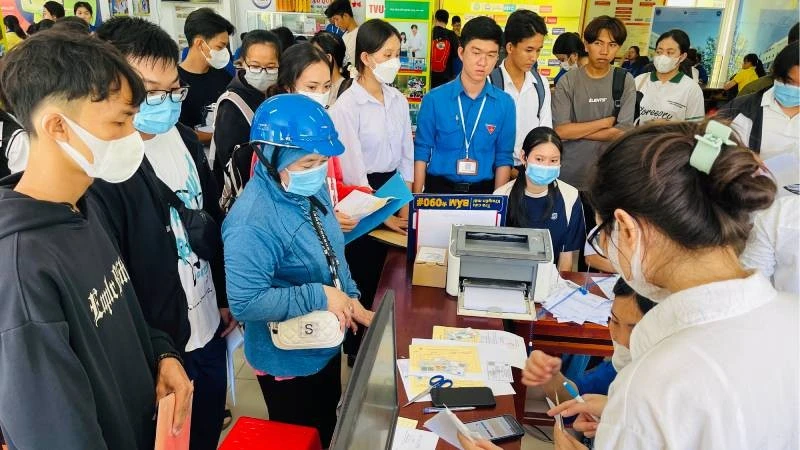 Trường đại học Trà Vinh thực hiện nhiều chính sách hỗ trợ sinh viên