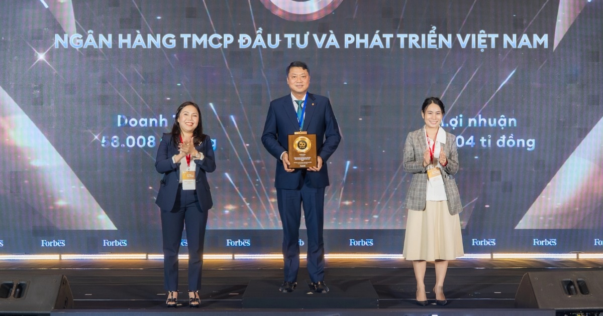 BIDV honored as "Top 50 best listed companies in Vietnam" by Forbes