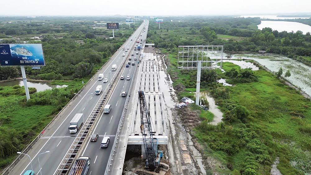 La autopista Ho Chi Minh City - Long Thanh - Dau Giay se ampliará a 8-10 carriles.