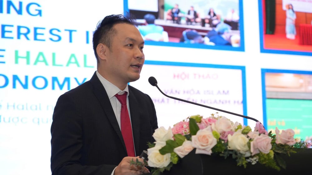 PGS. TS. Đinh Công Hoàng, Trưởng phòng Nghiên cứu Trung Đông và Tây Á, Viện Nghiên cứu Nam Á, Tây Á và Châu Phi, Viện Hàn lâm Khoa học Xã hội Việt Nam giới thiệu chuyên đề “Thị trường Halal toàn cầu: tiềm năng và các hoạt động hợp tác quốc tế phát triển ngành Halal Việt Nam”