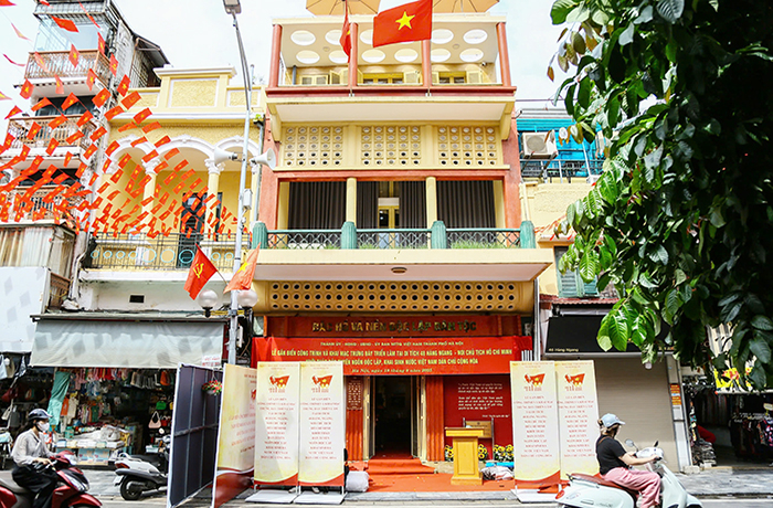 មេរៀនទី៤៖ ថ្ងៃប្រវត្តិសាស្ត្រនៅផ្ទះលេខ៤៨ ហង្សង៉ាំង -០