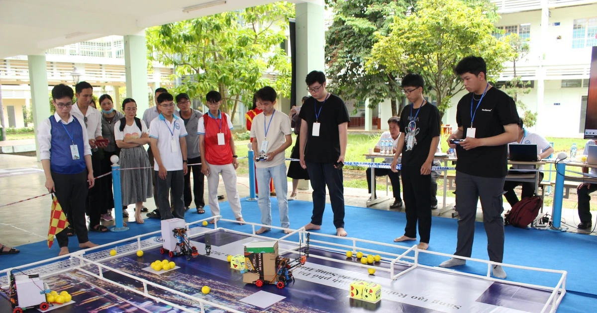 La carrera de Pedagogía lidera las puntuaciones de admisión entre las escuelas de la Universidad de Danang
