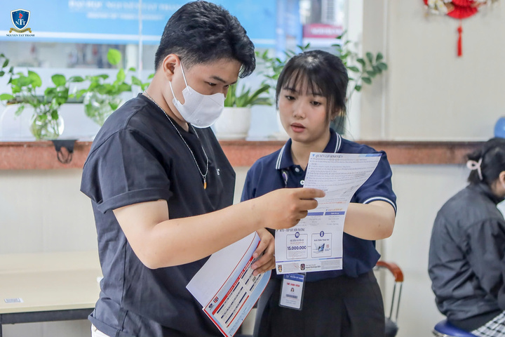 La puntuación de referencia de la Universidad Nguyen Tat Thanh es de 15 a 23 puntos.