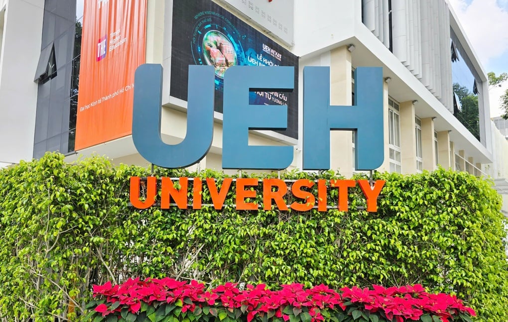 Đại học Kinh tế TPHCM công bố điểm chuẩn năm 2025 - 1