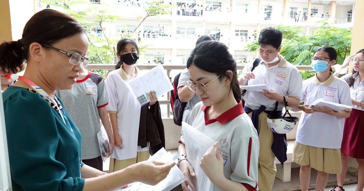 Nhiều ngành sức khỏe có điểm chuẩn bằng điểm sàn