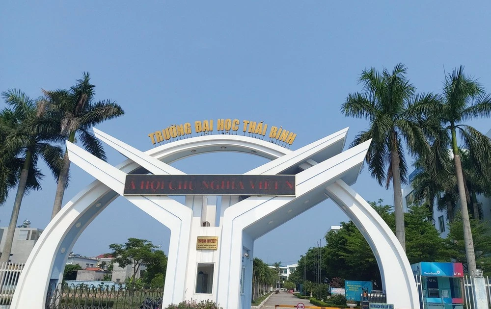 Die Thai Binh University gab den Benchmark-Score von 16 Punkten für alle Hauptfächer bekannt