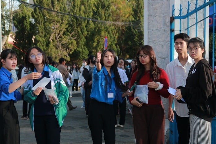 Bất ngờ với điểm chuẩn ĐH Đà Lạt, có ngành tăng vọt 3 điểm.  - Ảnh 1.