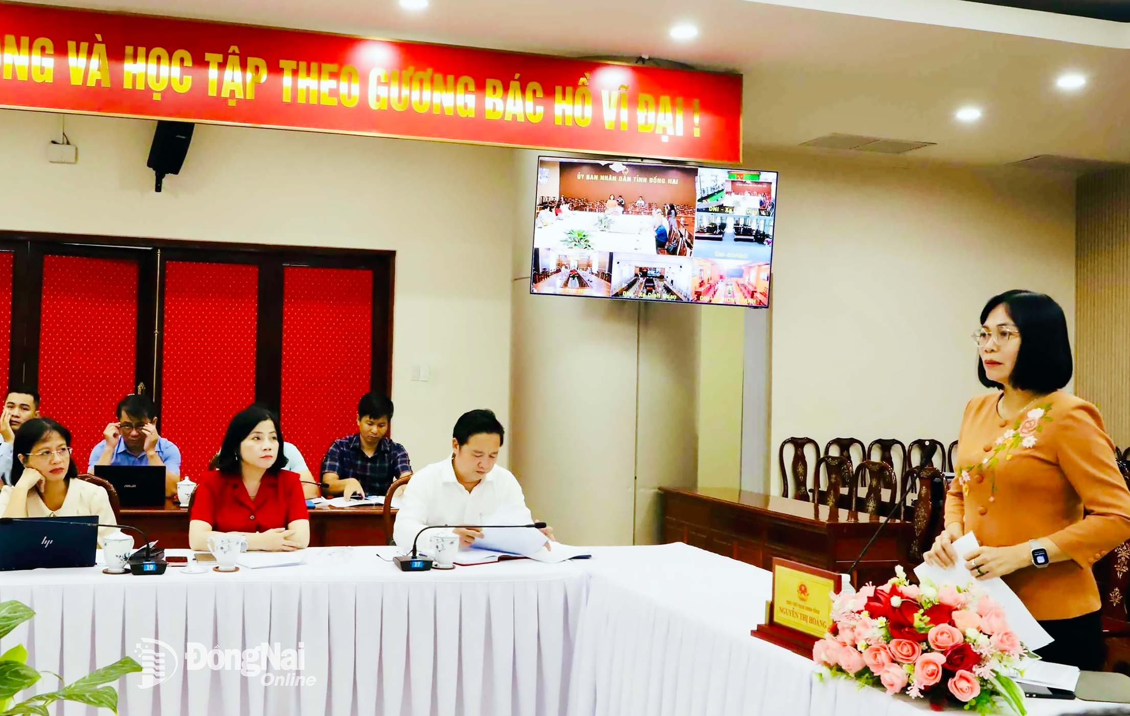 Tỉnh ủy viên, Phó Chủ tịch UBND tỉnh Đồng Nai Nguyễn Thị Hoàng chủ trì hội nghị. Ảnh: B.Nguyên